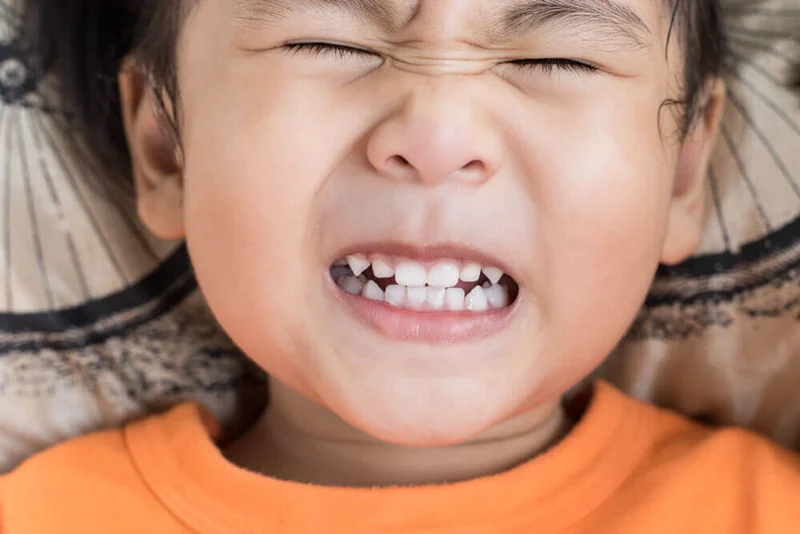 آسیب‌های ناشی از ضربه به دندان شیری در کودکان